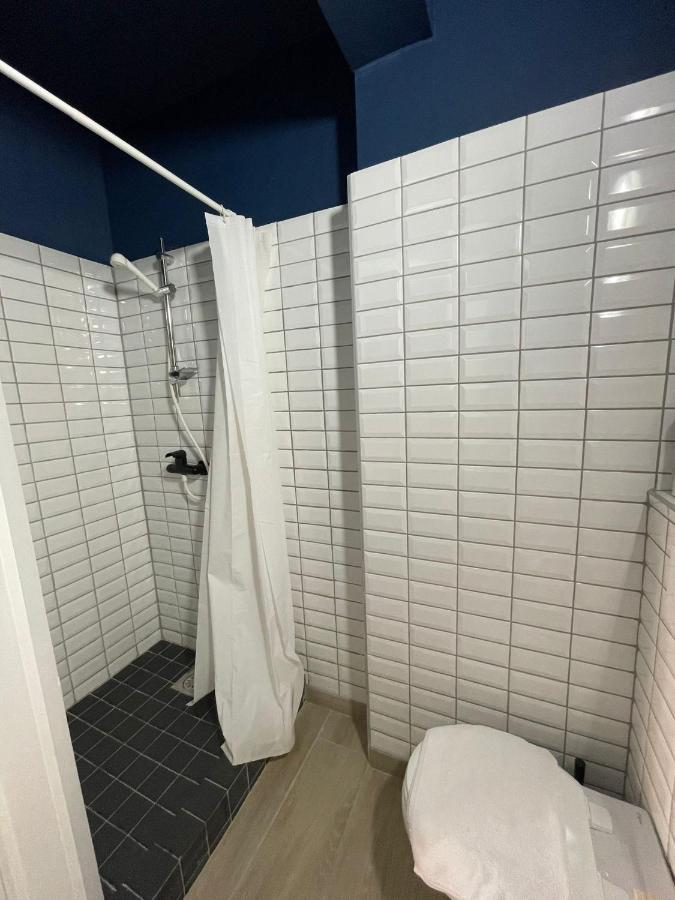 Hotel Heb 2*